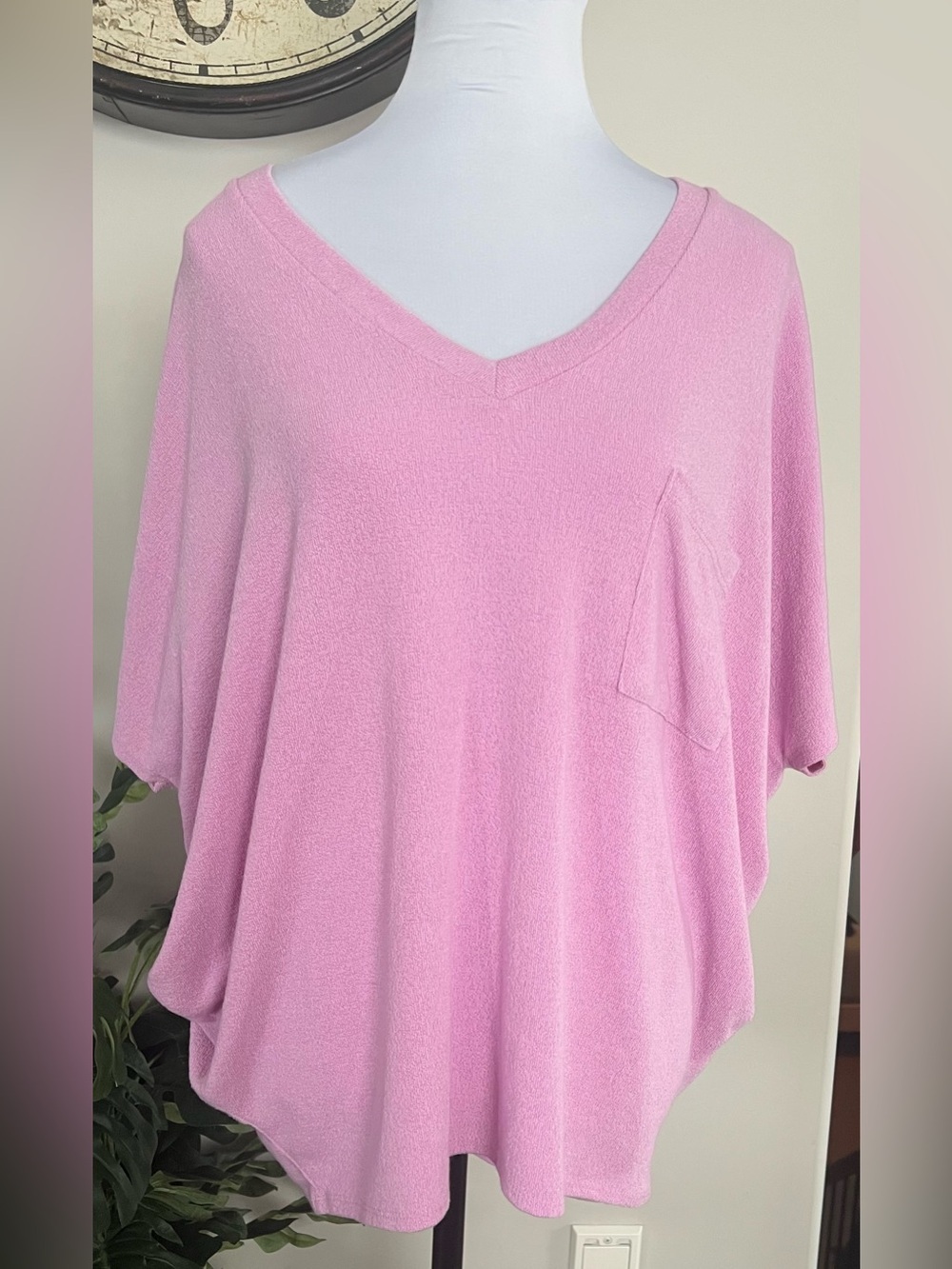 Charlotte Avery Casual Slouchy Dolman Style Tee